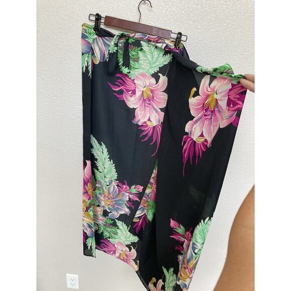 Walter Baker Black Floral Swim Sarong - Picture 7 of 9